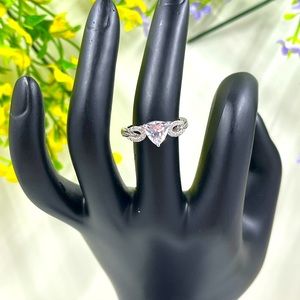 925 Sterling Silver Triangular Crystal Geometric Design Ring Size 6